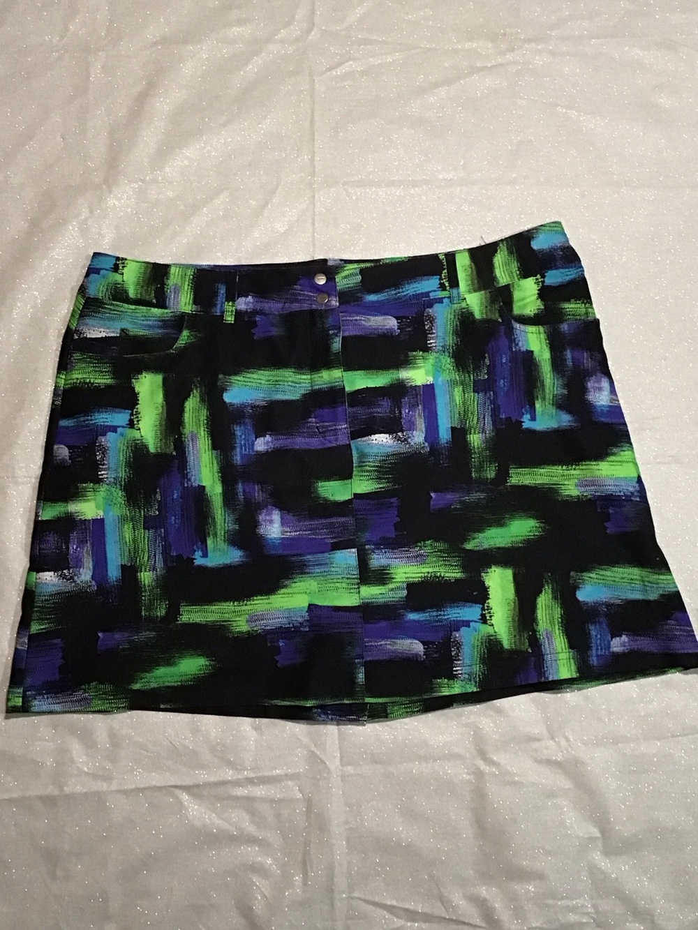 Slazenger Abstract Brushstroke Mini Skirt in Black, Blue & Green